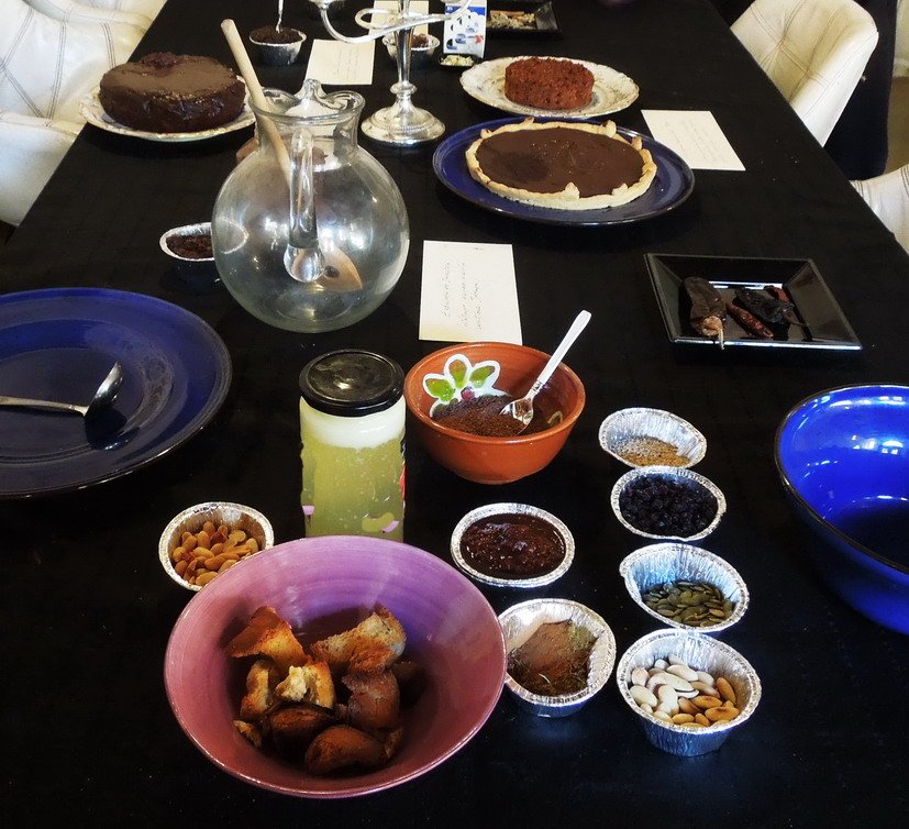 ПОЗИТИВНО-УСЛОВНЫЕ ПСЕВДОМНОГООБРАЗИЯ И НЕЯВНЫЕ ОПЕРАЦИИ НА