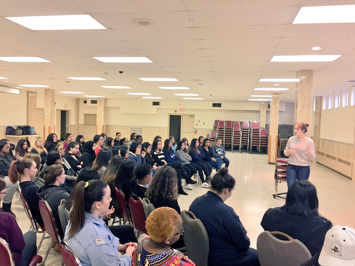 AMazza7's tweet photo. Another amazing Grade 12 retreat facilitated by @HopeStoneCF @MadonnaCSS #parishproject #togetherwithonevoice https://t.co/euP4QG9dc9