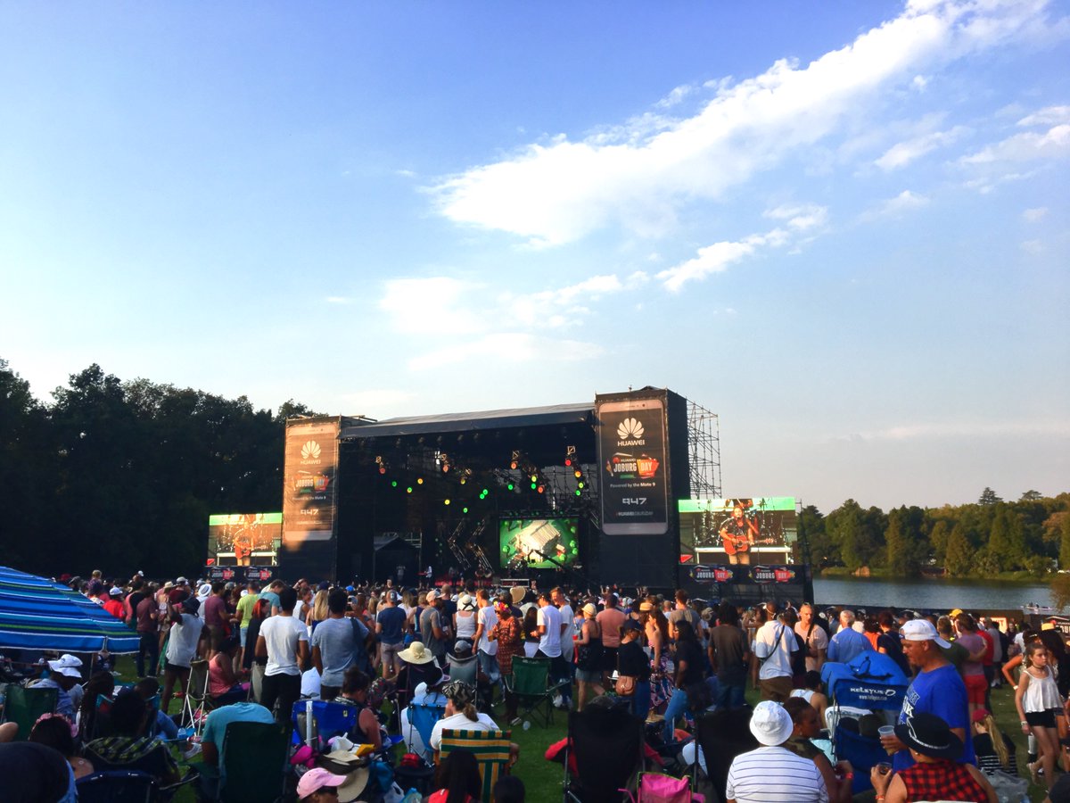 TimPerks85's tweet image. I wasn't build for the city! #huaweijoburgday @JeremyLoops a great final act for a superb day of fun in the sun! #jozi @947