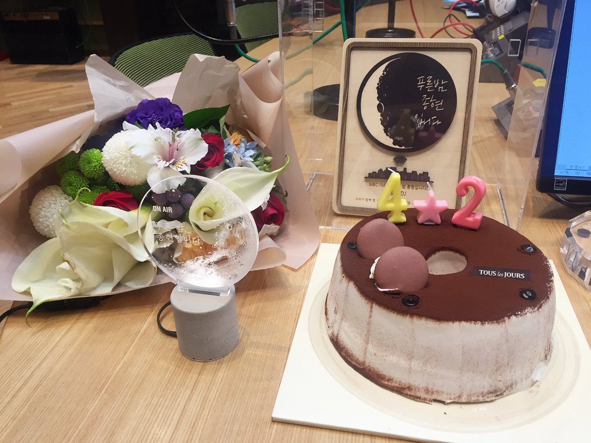 푸른밤 tweet media