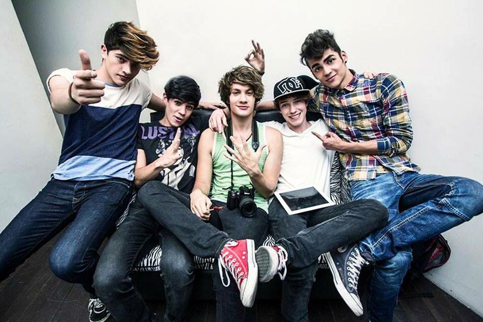 bren_de_leyva's tweet photo. Los amo feliz aniversario @CD9  esto apenas comienza https://t.co/mgJa0zeL1S