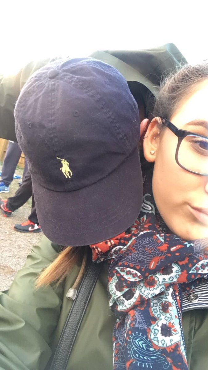 megnrowe_x's tweet photo. First meeting at speedway 😁 @maccybott https://t.co/rDpcb1R4K9