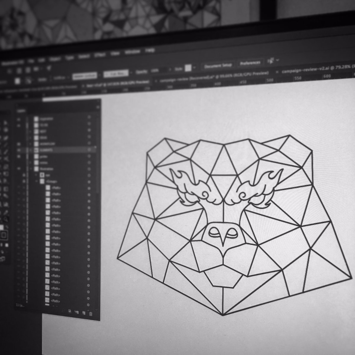 jankYeah's tweet photo. ✏️🐻⚡️Just finished outlining this polygonal bear in #illustrator/ 100% #vector #graphics, based on a sketch I made a while ago / https://t.co/ar46XDZyXT