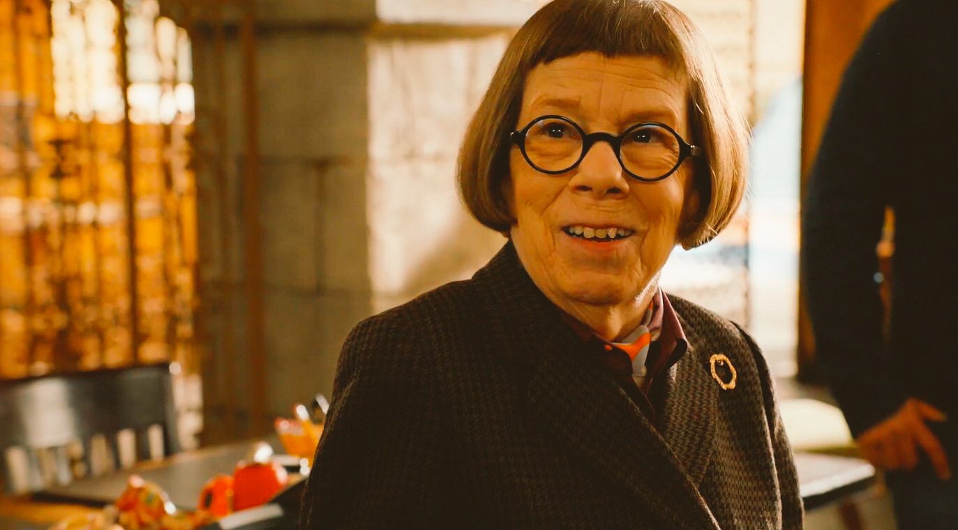 Happy Happy Birthday to Linda Hunt!  