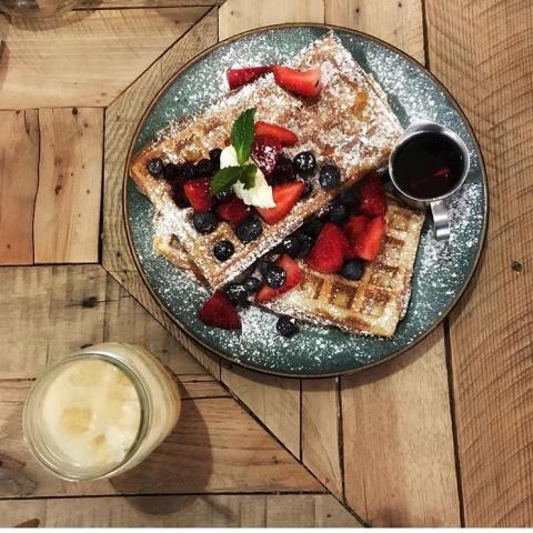miamismith305's tweet photo. For those who usually have very late #breakfast on weekends, today's recommendation is #ThreefoldCafe https://t.co/VlzmjwliXz. https://t.co/76zYGR85p8