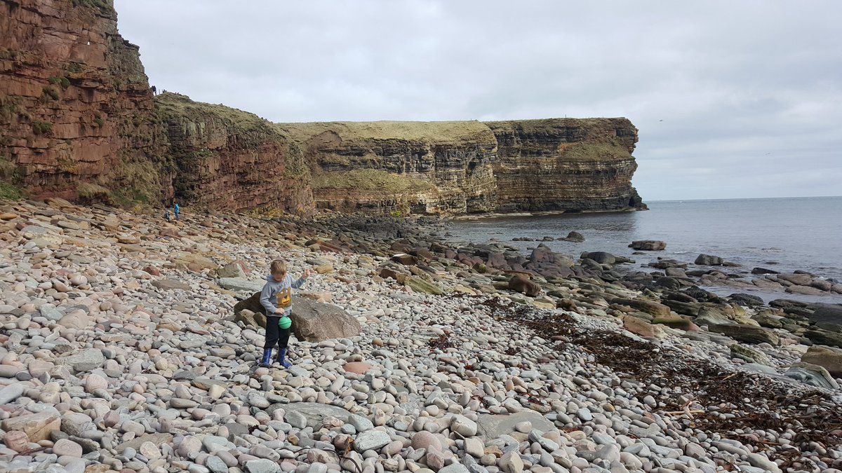 skipperAitken's tweet photo. Fab family Sunday down Duncansby Stacks followed by hot choc at Stacks cafe. #Stackstastic #Caithness https://t.co/uYA5he1CrL