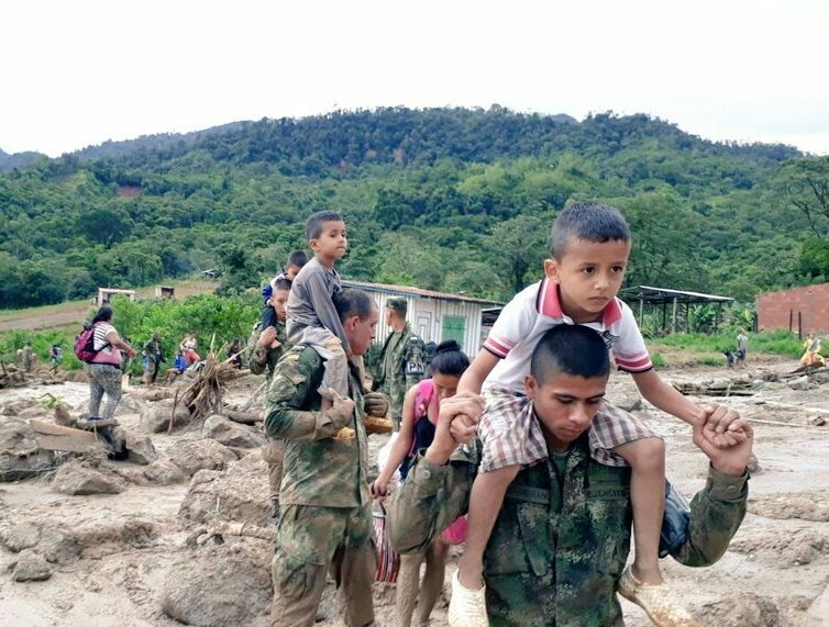 Valanga di fango Colombia: oltre 250 vittime, si cercano due italiani a Mocoa | FOTO VIDEO | Aggiornamento ultime notizie