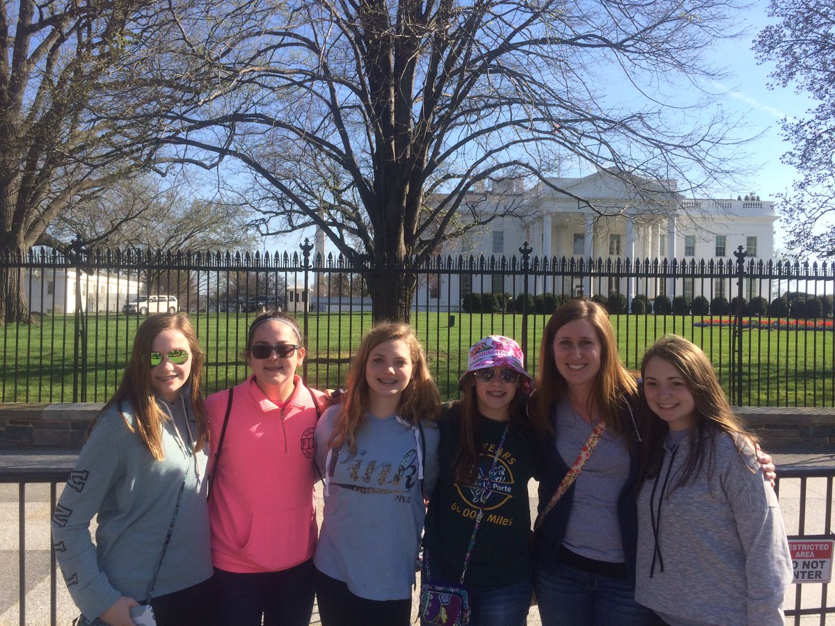 MissBrowerPE's tweet photo. #Bonding #CougarsGoToDC https://t.co/ji6QbS2HQK