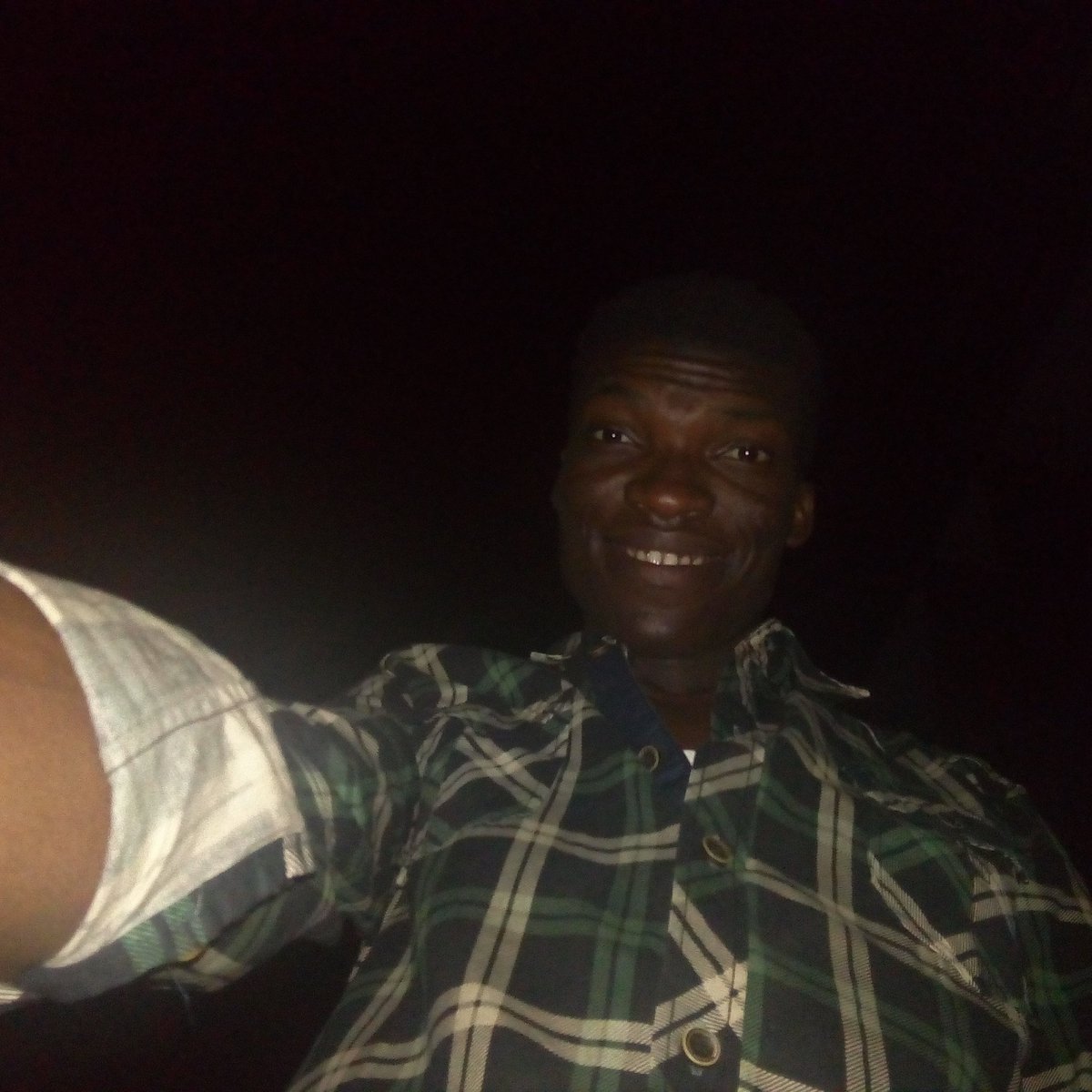 jammyj__'s tweet photo. @TECNOMobileNG #CXSelfieChallenge #CamonCXLaunch #Anambra low light guy do same @unizikofficial @isaac_max01 @MercyIsaac7 https://t.co/kpHchWxdPO