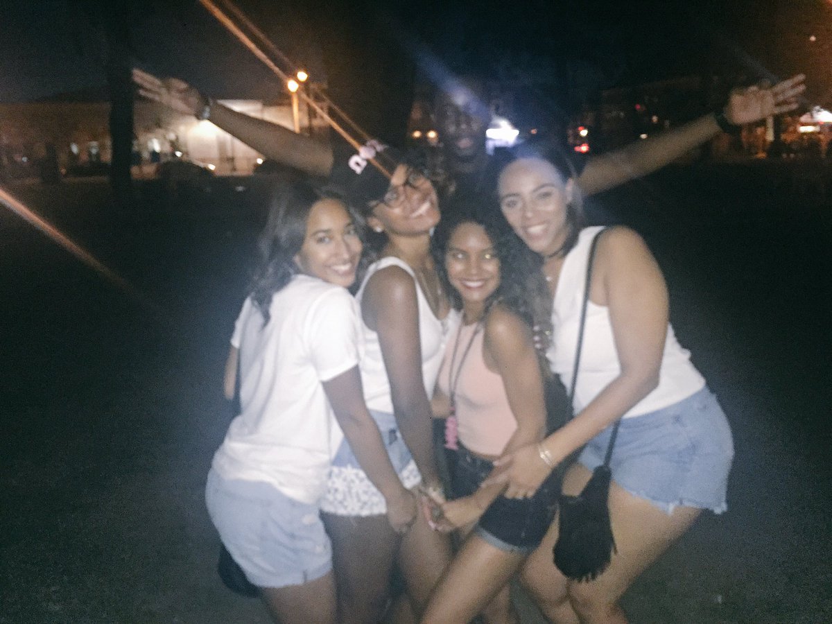 bonitakilldbill's tweet photo. Ωmegaversary to my bad tings. ✨ #7in7out #5alwaysMIA https://t.co/F46GsyxY0q