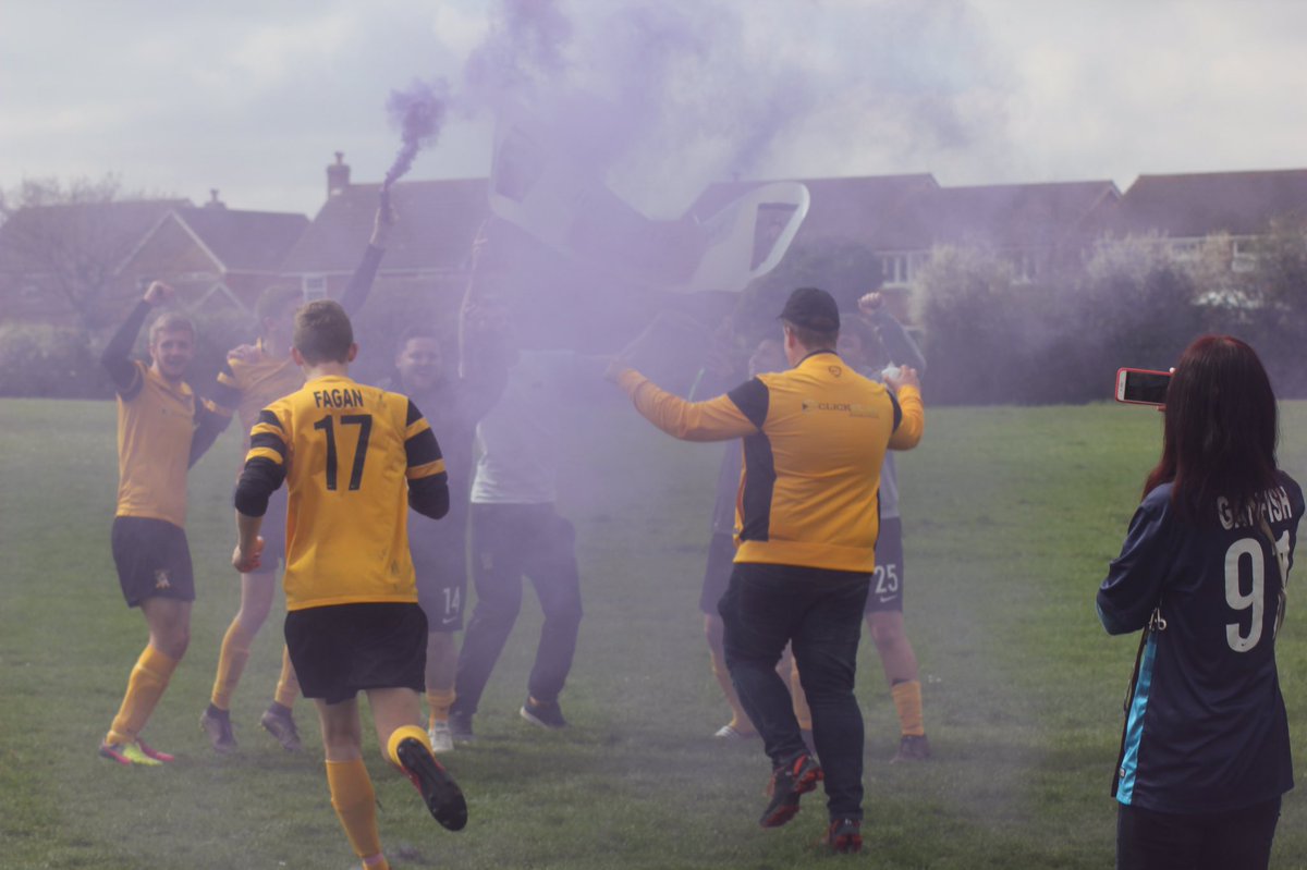 FCWormWood's tweet image. Pure ecstasy at the final whistle! Unbelievable celebrations when we finally found out that we survived #TheGreatEscape #WeAreStayingUp #MW