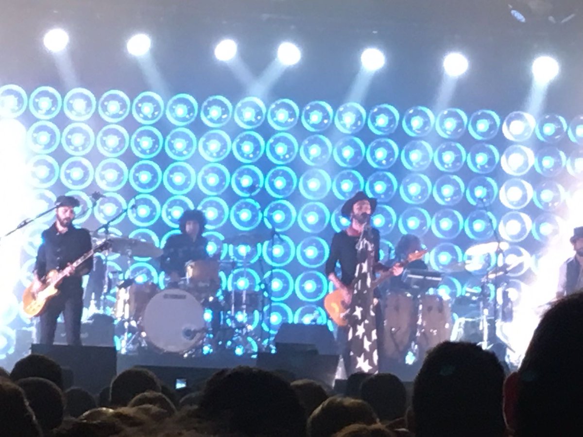 CrisVespera's tweet photo. 'Cada momento tiene que ser especial' @Leiva_Oficial 💕 https://t.co/nFxWx64est