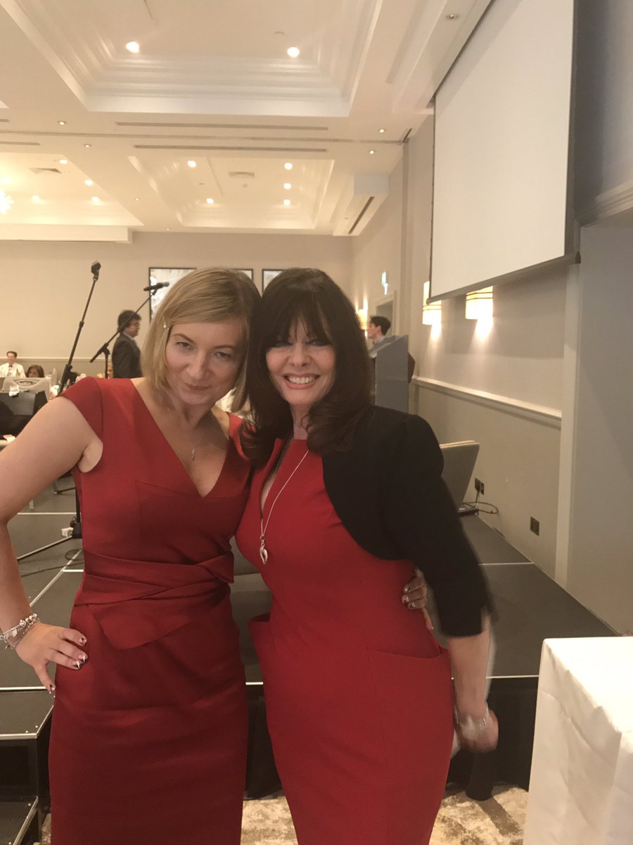 ChiswickHypoxi's tweet photo. Such a pleasure to attend the wonderful @LesDennis @thehfoundation lunch today. @vickimichelle you're fab! Thank you for having me x https://t.co/tzKay8j7n2