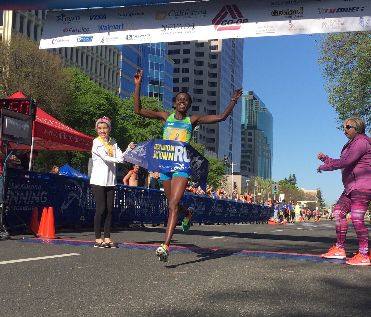 Aaron Braun &amp; Jane Kibii are our 2017 Credit Union SACTOWN 10 Mile champions. Awesome job! #CUsactown
