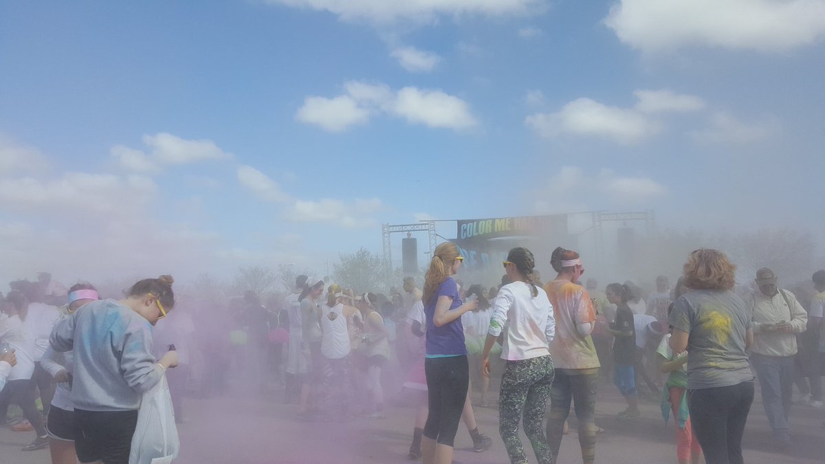 iMissChelleM's tweet photo. My first 5k run in US! #ColorMeRad #ColorMeRad5k https://t.co/UYfKJUQFDt