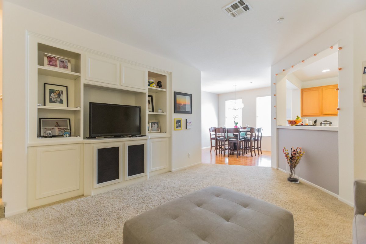 tonygorodeckas's tweet photo. PRICE REDUCED to $499k. Open today 1-4pm heart of #SanElijoHills townhome, 3-bd/2.5-ba 1740 sf. 1690 Avery Rd, San Marcos 92078 #sdopenhouse https://t.co/e7VcwyfbGF