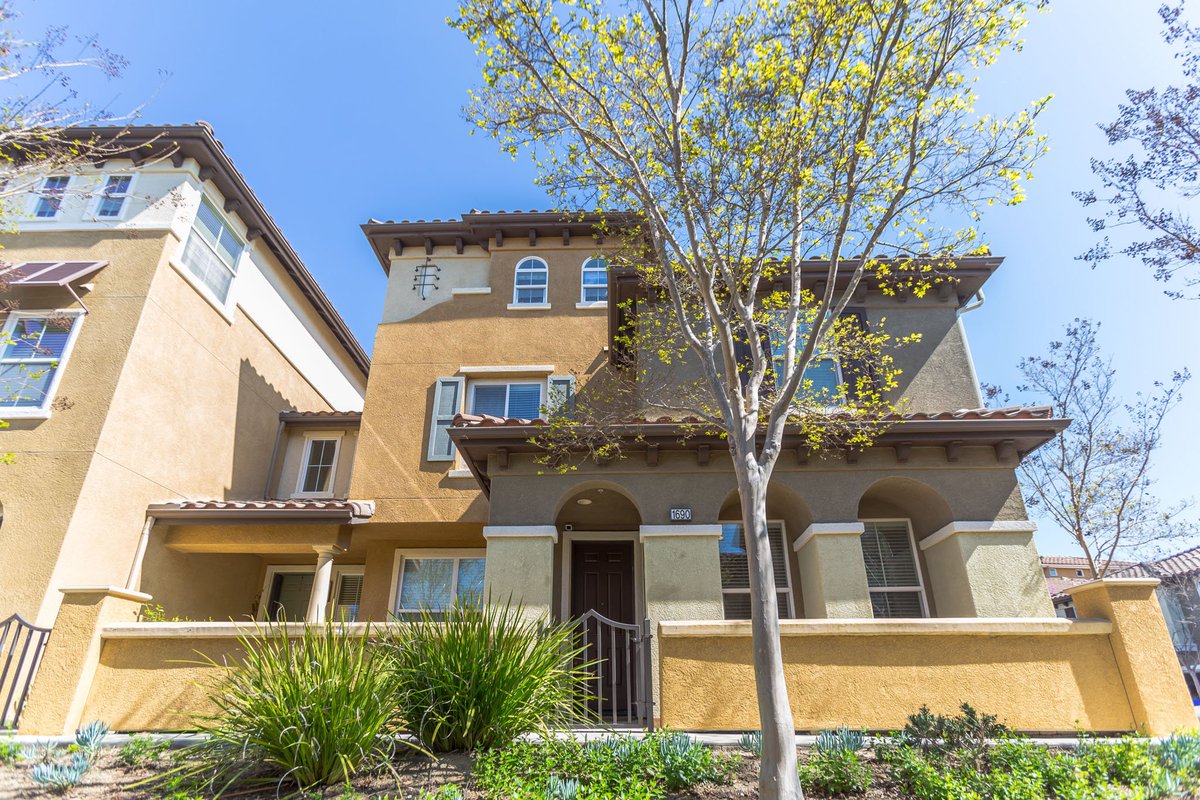 tonygorodeckas's tweet photo. PRICE REDUCED to $499k. Open today 1-4pm heart of #SanElijoHills townhome, 3-bd/2.5-ba 1740 sf. 1690 Avery Rd, San Marcos 92078 #sdopenhouse https://t.co/e7VcwyfbGF