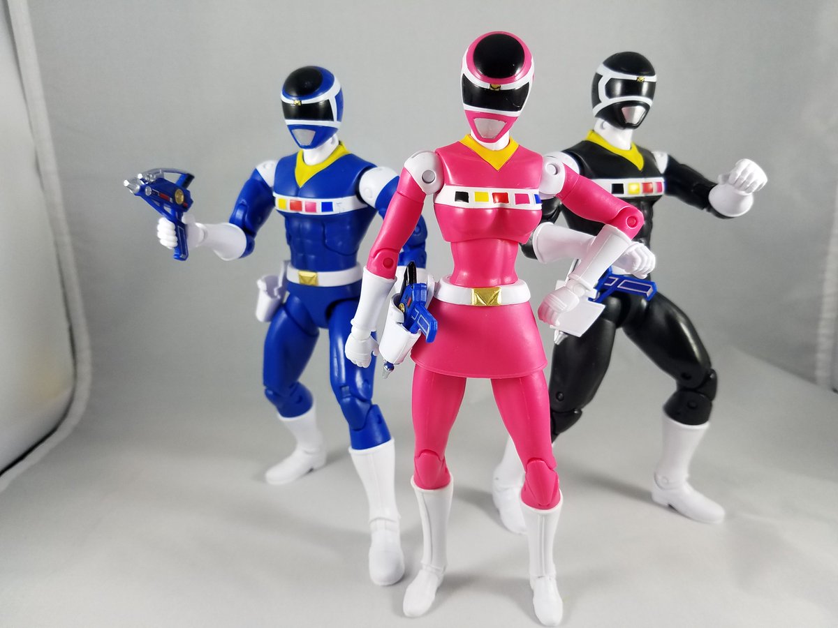 PowerPunchPlays's tweet photo. **REVIEW** #PowerRangersInSpace #LegacyLine Figures! https://t.co/EM2ThuB92a PUNCH the link!
#PowerRangers #InSpace #Bandai #PinkRanger https://t.co/N29sA7rbIX