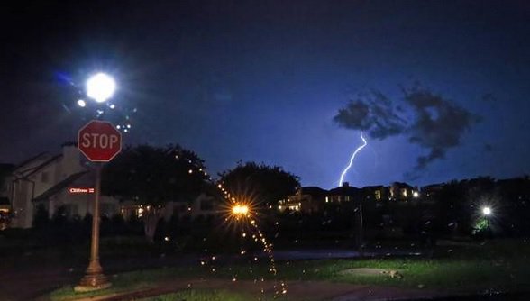 mingoramirezjr's tweet image. Lightning hit three homes Sunday morning, igniting fires but no injuries reported: fire official #GrandPrairiefire