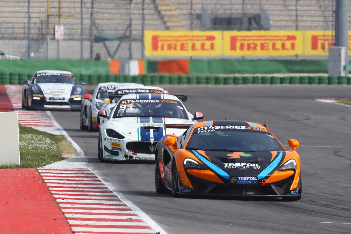 LasMorasRT's tweet photo. Some more shots of today's Race 2 @McLaren_GT #9We started from P19 and finisht P10.Special Txs @EquipeVerschuur ... https://t.co/Dm4eDw1Myl https://t.co/oHzfSGMZ5z