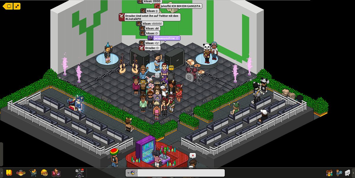 DE_HabboWiki's tweet photo. @jacquesunshine im Habbo! 😃 #LivetalkPH https://t.co/h0dRZwNagm