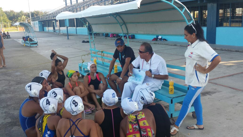 WaterpoloVen's tweet photo. #Lara  Selección Nacional de Polo Acuatico Sub 18 rumbo Sudamericano   @pinfantepsuv @cardilloromero @gc_caceres https://t.co/RswninHtFQ