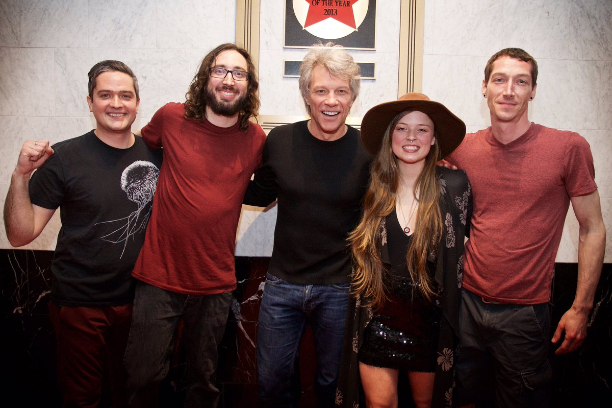 Bon Jovi (@bonjovi) on Twitter photo .<a href="/AnalogHeartBand/">Analog Heart</a> opened up the show last night at <a href="/MoheganSun/">Mohegan Sun ☀️</a>! Who was with us last night? #THINFStour .<a href="/AnalogHeartBand/">Analog Heart</a> opened up the show last night at <a href="/MoheganSun/">Mohegan Sun ☀️</a>! Who was with us last night? #THINFStour