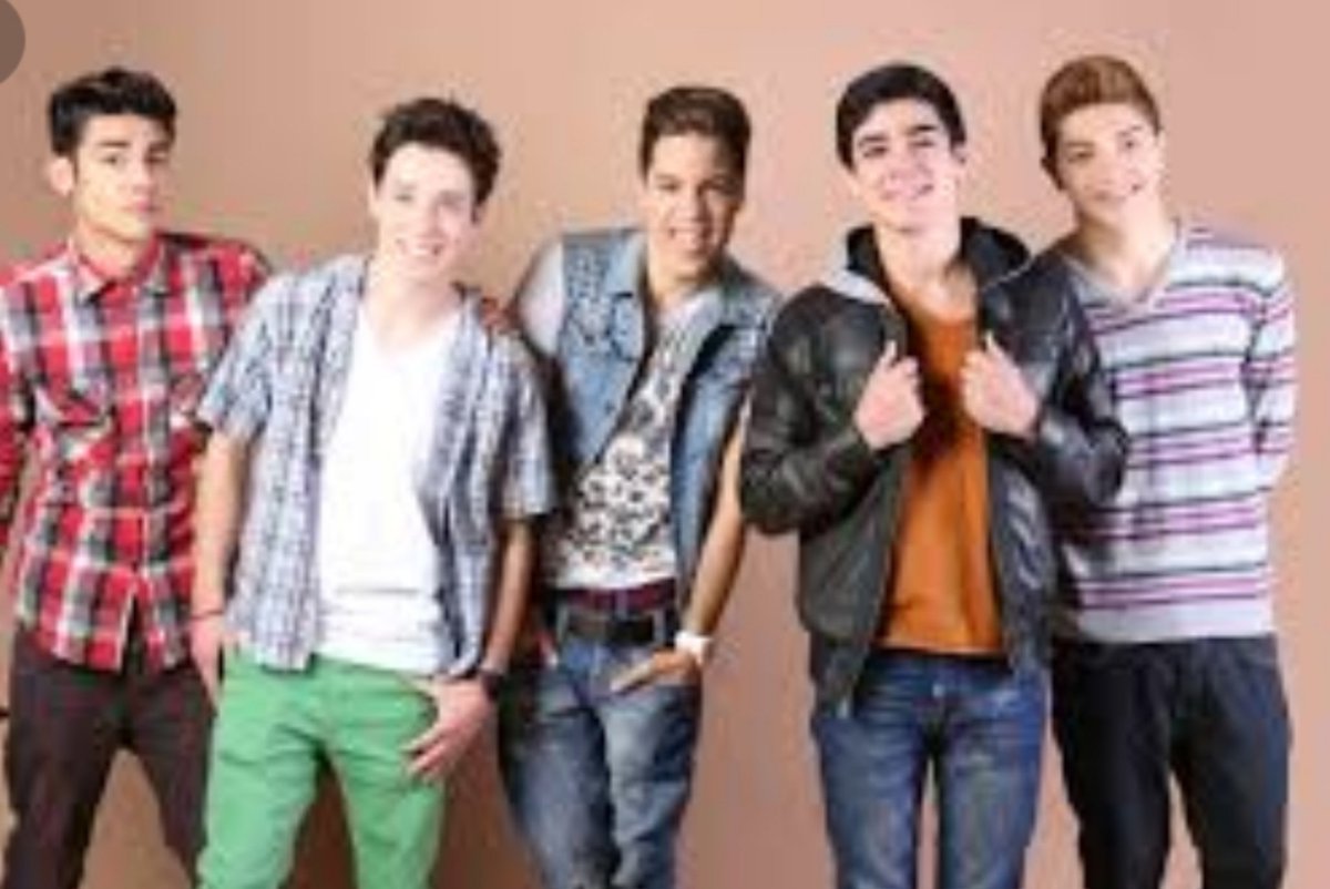 MouquersSpain's tweet photo. Apostamos desde el principio y la distancia no será un obstáculo para dejar de apoyaros @CD9 💚
#4AñosConCD9 
#4AñosDeCD9 
@CD9 https://t.co/AHs4YHNkUe