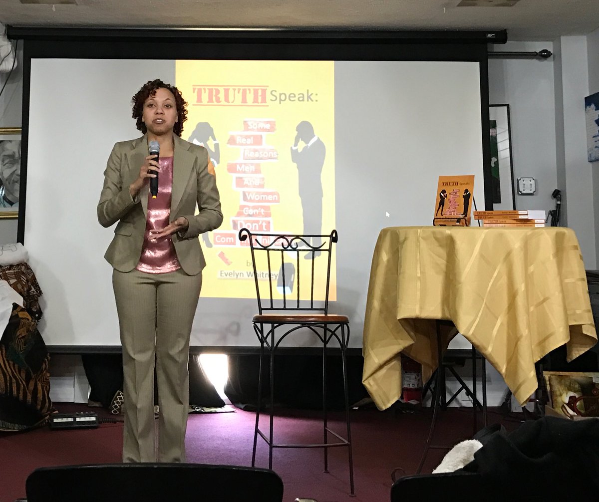 FrenitaB's tweet photo. Supporting my friend @EWhitneyBooks at her first book signing. #author #firsttime #bigthingscoming https://t.co/B4HJcZKcr7