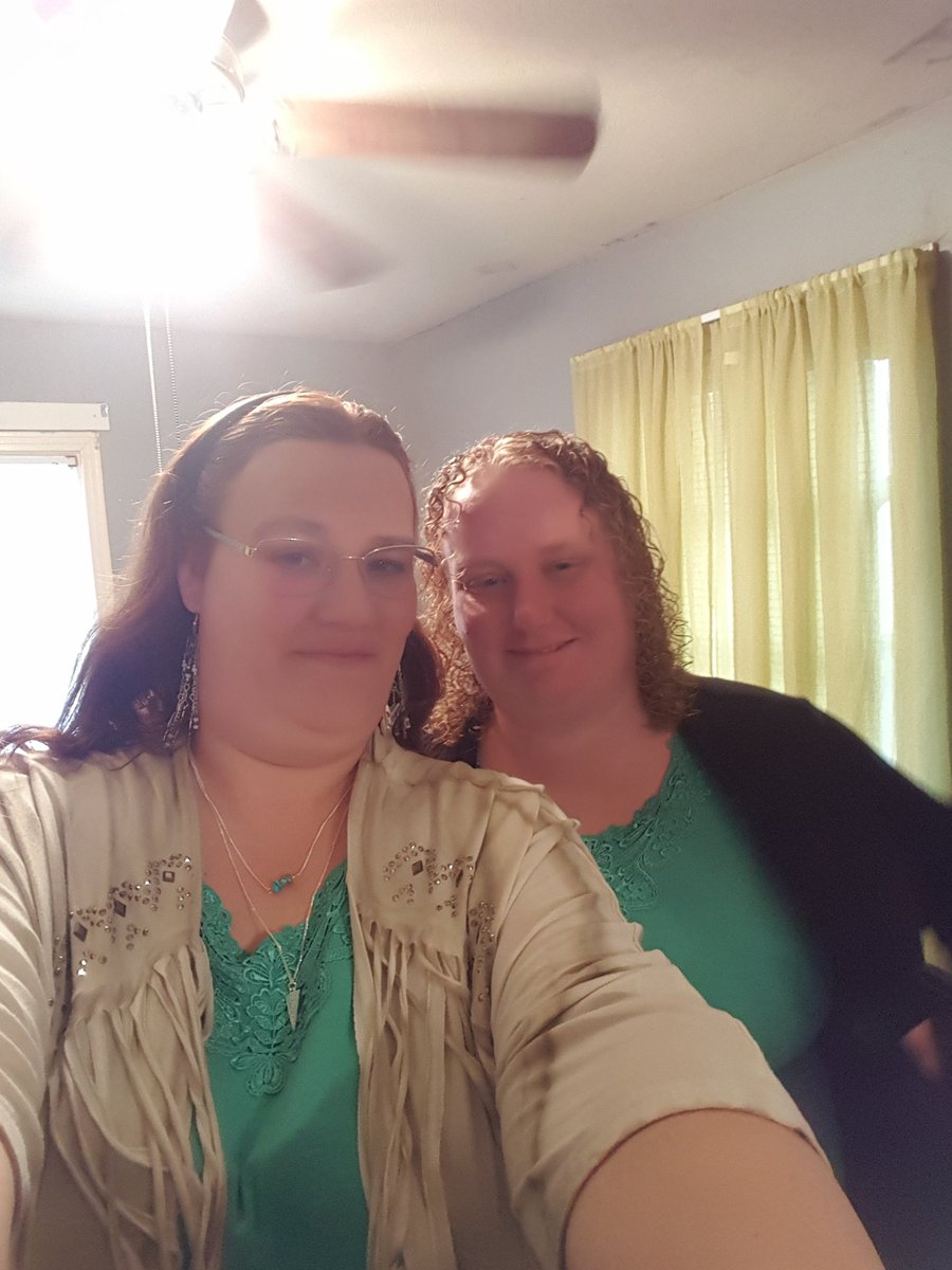 AmandaWolf0609's tweet photo. So excited for #GARTHinLUBBOCK @garthbrooks https://t.co/eQaqadzI5n