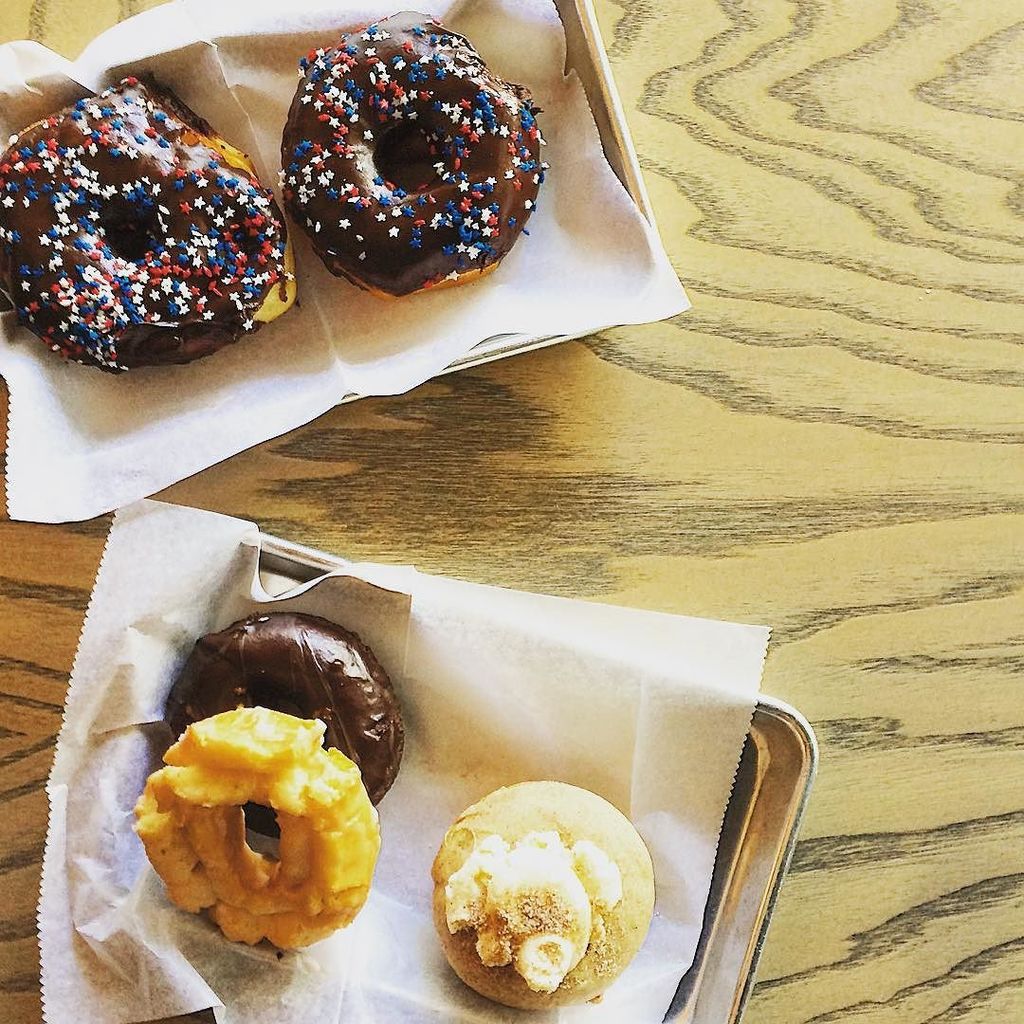 Derek_a_Franks's tweet photo. Top-downut 🍩
•
•
•
#donuts #kc #sundayfunday #topdown #westport #breakfast #food #coffee #instadonut #nomnomnom #… https://t.co/nSa1PAKLaf https://t.co/xi3jCFPjr1