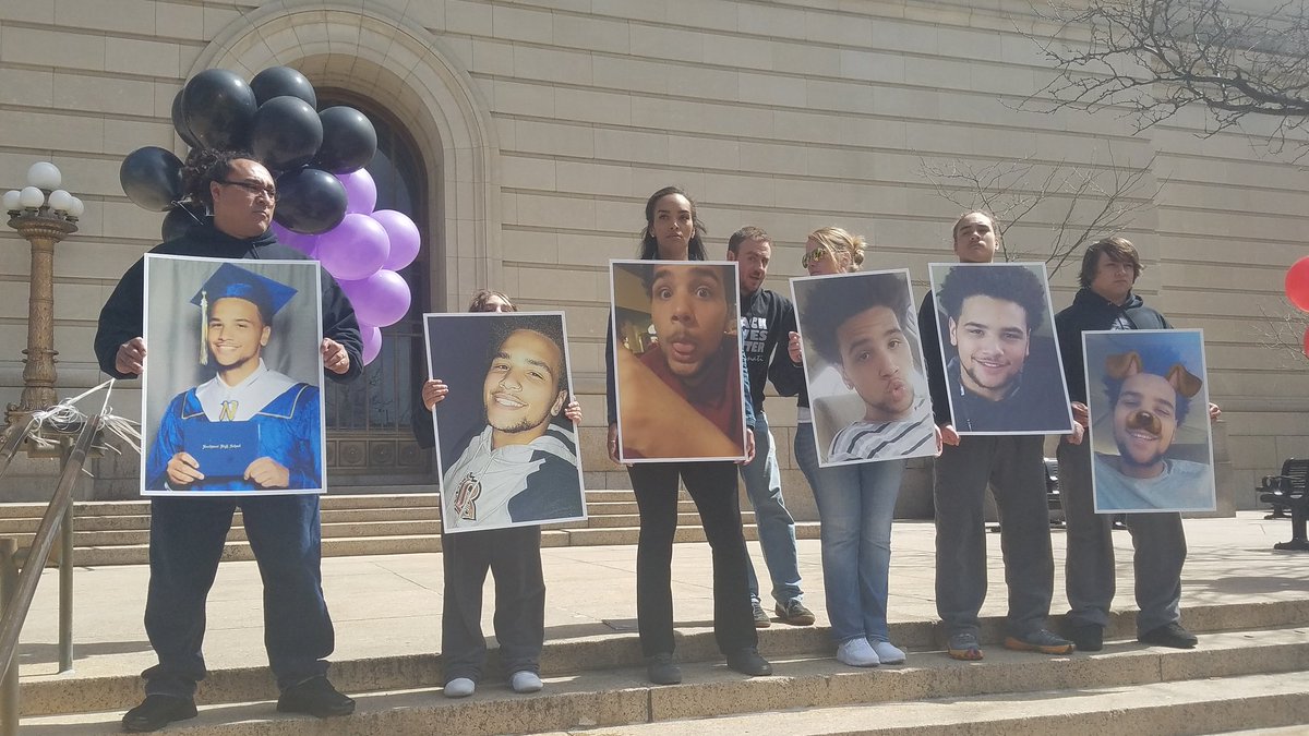 MABLCincy's tweet photo. Outside the courthouse demanding justice for Kevin Neri #NeriStrong #BlacklivesCincy https://t.co/agfQ6lKJol
