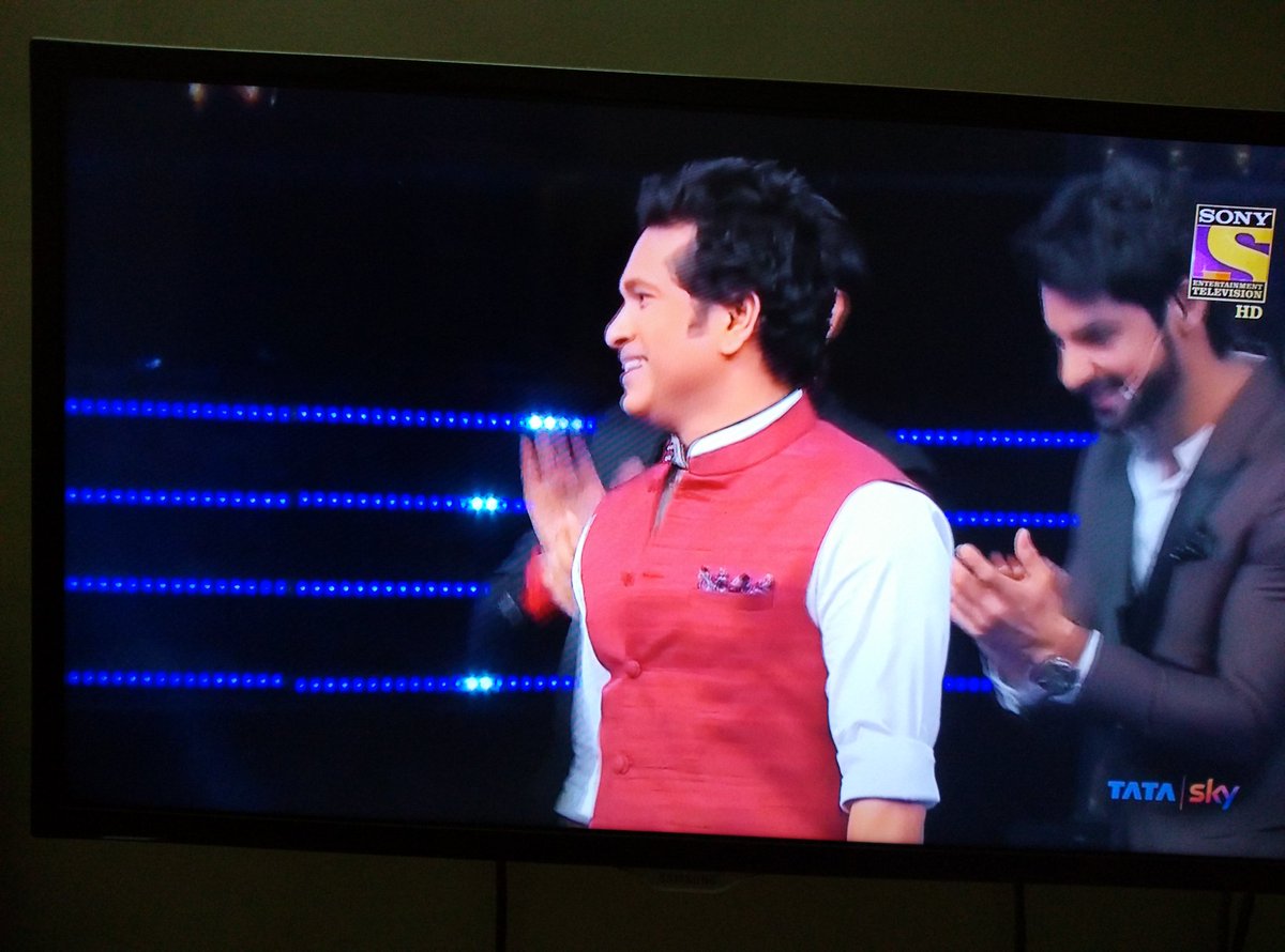 coool_kashish's tweet photo. #IndianIdolGrandFinale 
and now finally Nacho nacho cricket walii beat pe.... @sachin_rt is here @SonyTV https://t.co/m5IuT0MgUS