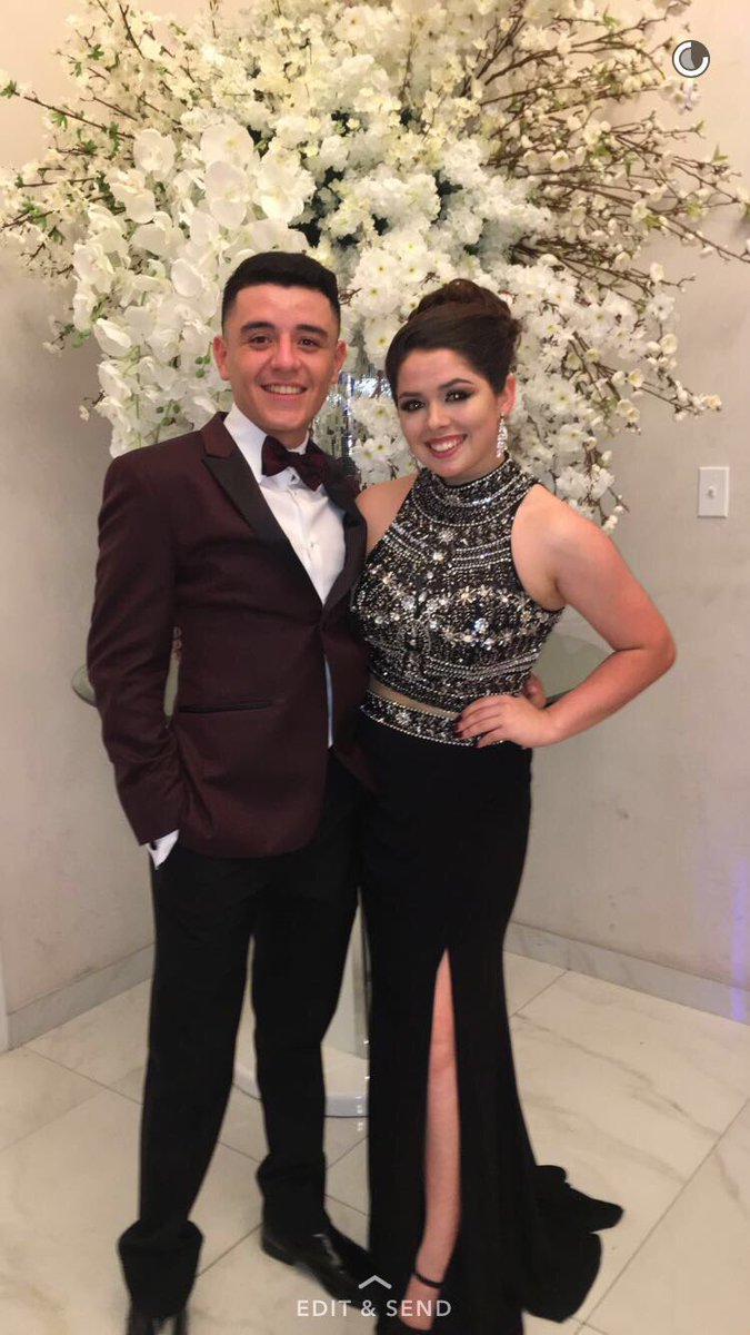 christinawina3's tweet image. He did me dirty but we look clean