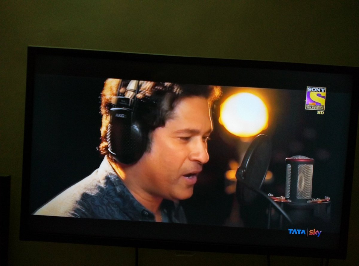 bhubana_nanda's tweet photo. @sachin_rt on @SonyTV #IndianIdolGrandFinale Nacho Nacho Nacho sare cricket wali beat pe with thanking all team members played with him. https://t.co/ulRhW80WJ5