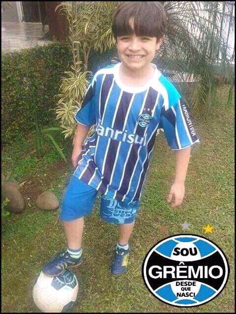 Gremio's tweet photo. Parabéns ao nosso gremistinha Thomas Machado, vencedor do The Voice Kids 2017!
#ObrigadoGente! https://t.co/BJD4AMQBcw