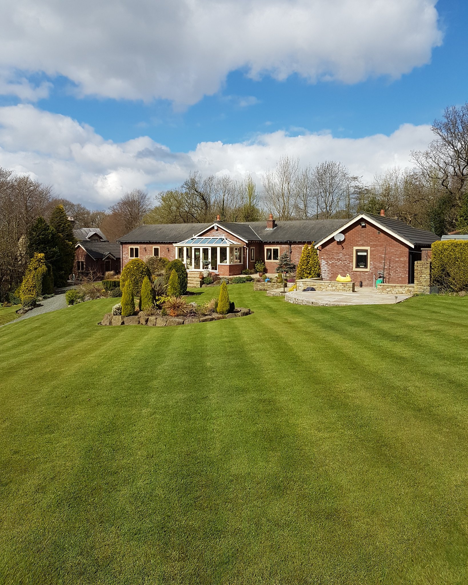 Coniston Gardens on Twitter "Handsome day 😊cheshire cheshiregardener
