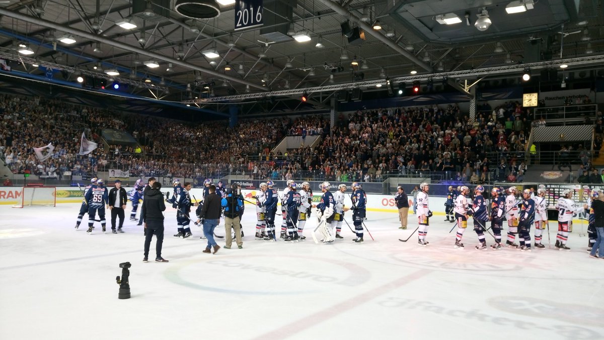 RedBullMuenchen's tweet photo. Danke an die @Eisbaeren_B für eine tolle Halbfinalserie! https://t.co/lakFwtQkcU