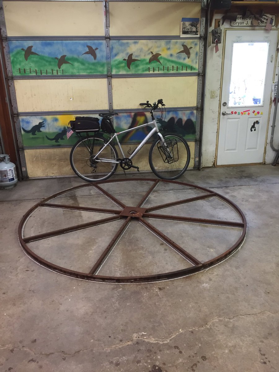 BrysGarage's tweet photo. I have an idea 👍#30 days of 🚴 https://t.co/6oktLZcFC5