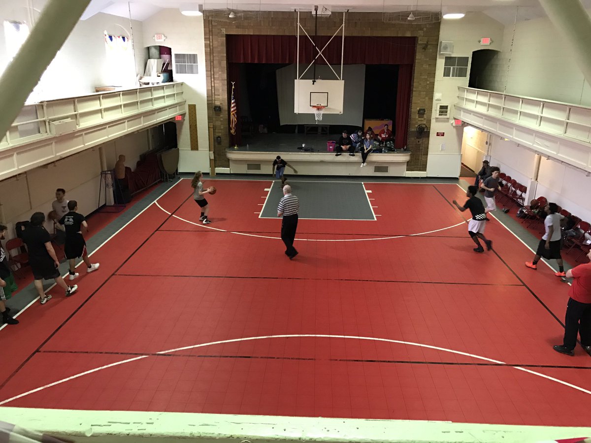 SCAMrCoachD's tweet photo. Academy Basketball Team at full strength at its last practice before spring break @SCADragons @swartz_creek https://t.co/HCg4JhKlJ4