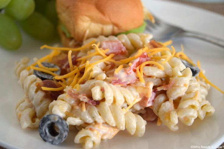 Bacon Ranch Pasta Salad – Who Needs A Cape?

Bacon Ranch Pasta Salad is the perfect side for all your summer me delectablesalads.com/bacon-ranch-pa…
