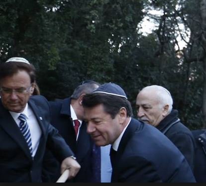 marckstaff2's tweet photo. #JudaïsmePolitique => L' #AntiFrance se réunit et s'affiche !  

#Estrosi #Macron #LR #EM #Crif https://t.co/UnamnTsD9l