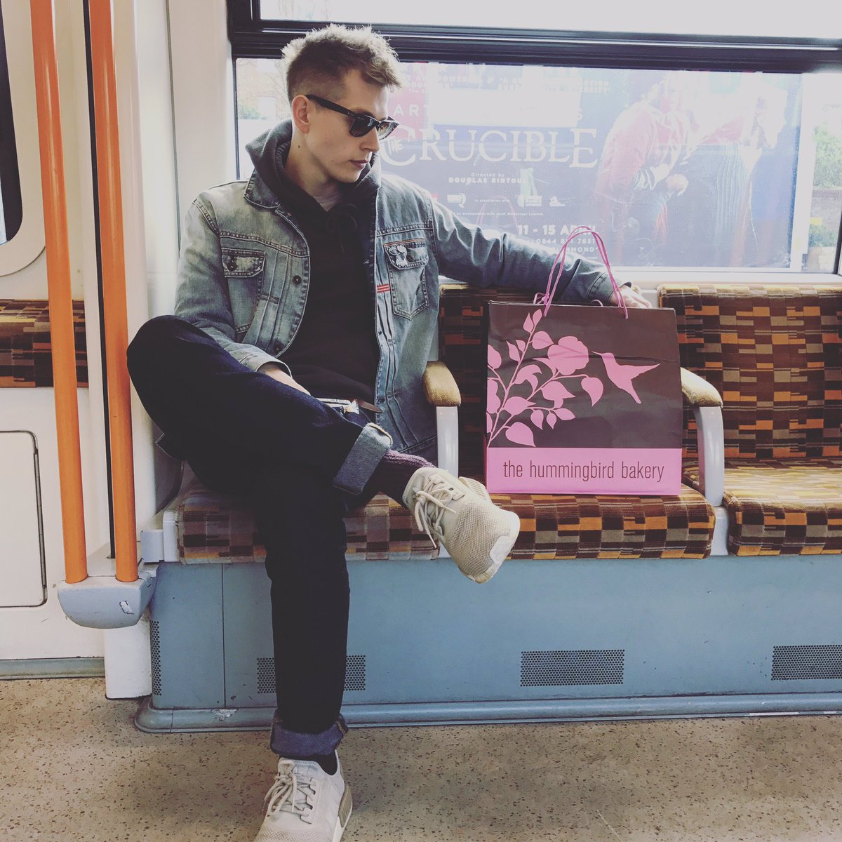 TheVampsJames's tweet photo. Casual day trip to Hampstead with bae @hummingbbakery https://t.co/OrlfZ7tDE0