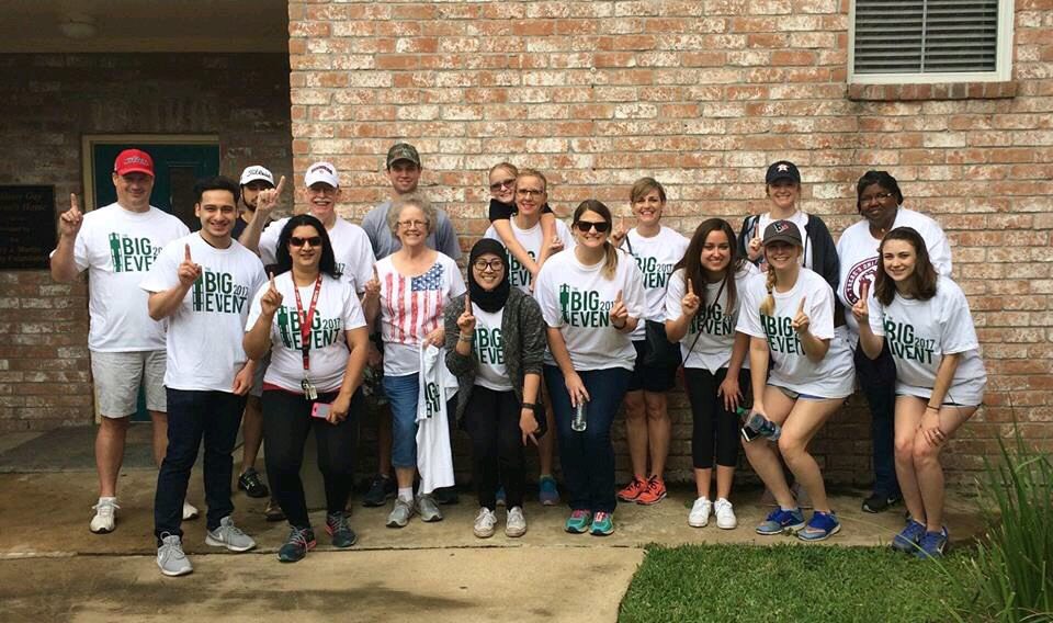 OUBIGEVENT's tweet photo. Our alumni clubs @ouclubofaustin and @OUClubofHouston also held their own Big Events yesterday! #CommunityThroughService https://t.co/nOs2E0qLSE