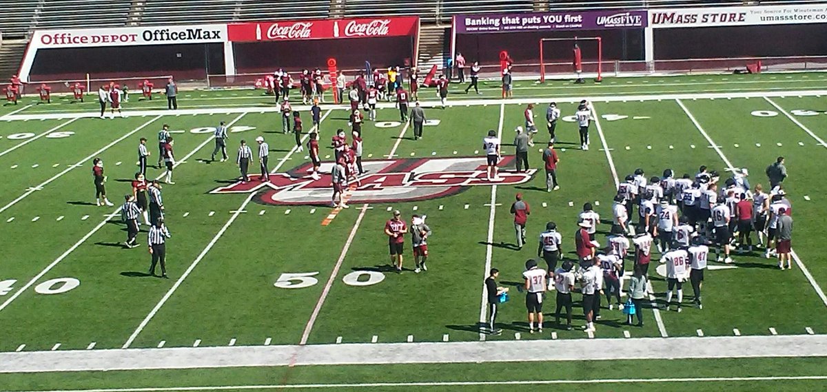 UMFBDenMother's tweet photo. So glad @UMassFootball waited until today to practice- it is gorgeous today! #inthemoment #71 #FireTheMusket #PlayForMichael https://t.co/75P8vgKj5a