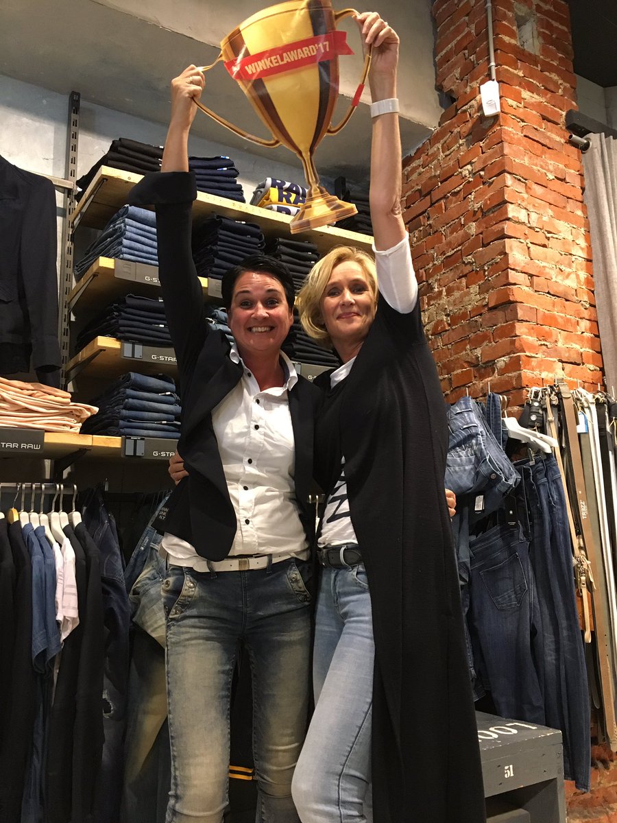 LOODS51's tweet photo. Jaaaaaaaa de beker is binnen hand bereik mensen.
Nog twee dagen om te stemmen op onderstaande link. 
#leukstewinkel
https://t.co/37HCyYyiS4 https://t.co/0PXuaIU5re