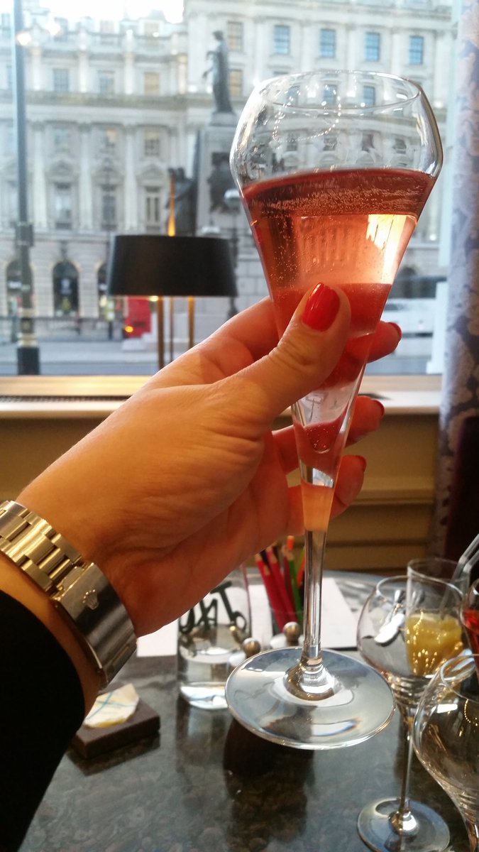 5starweddings's tweet photo. Having a beautiful Sunday @SofitelLondonSJ #thebalcon #londonlife #travelblogger https://t.co/E1rUixa8um