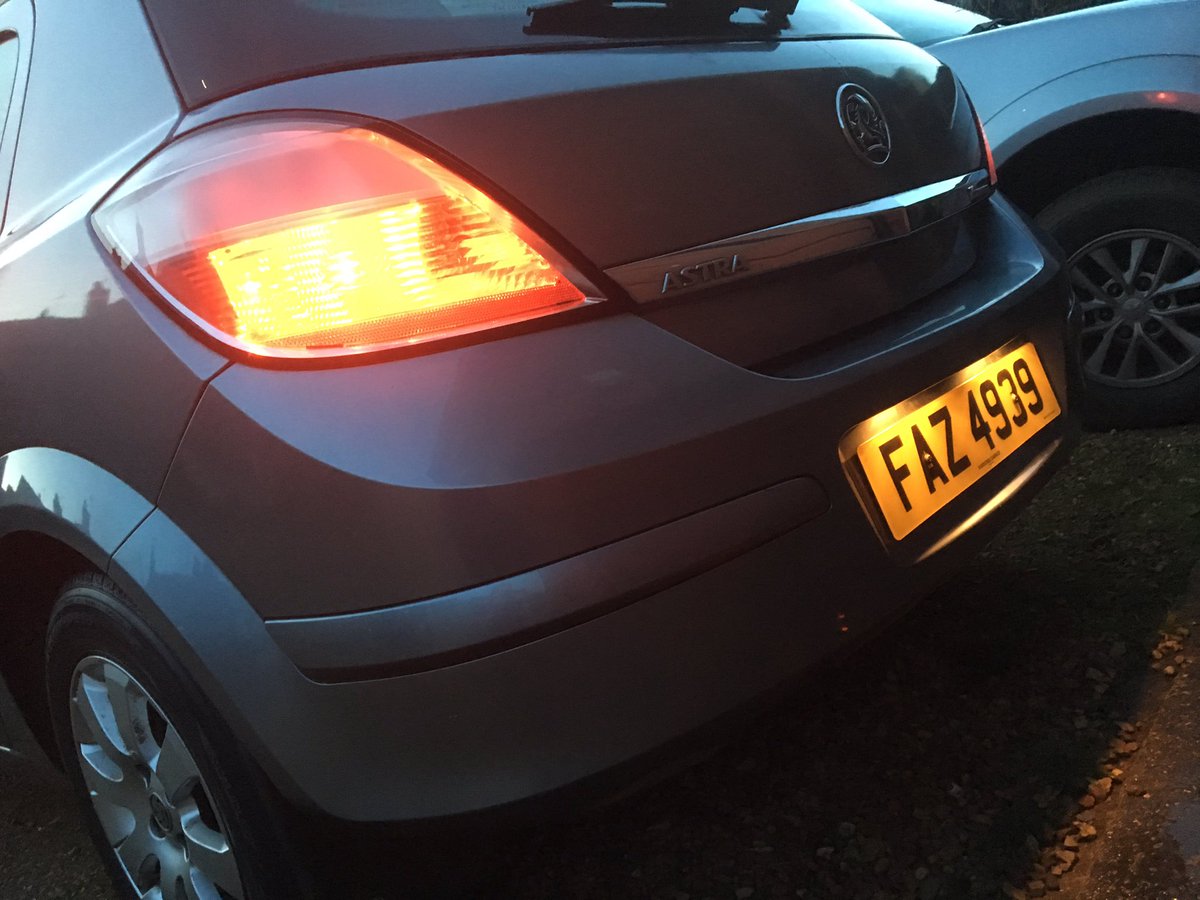 EddieFarrow's tweet photo. After a afternoon cleaning the daily she's back looking as good as ever 😀#car #vauxhall #becauseocd #clean #dailydriver #astra https://t.co/pXy555DtdC