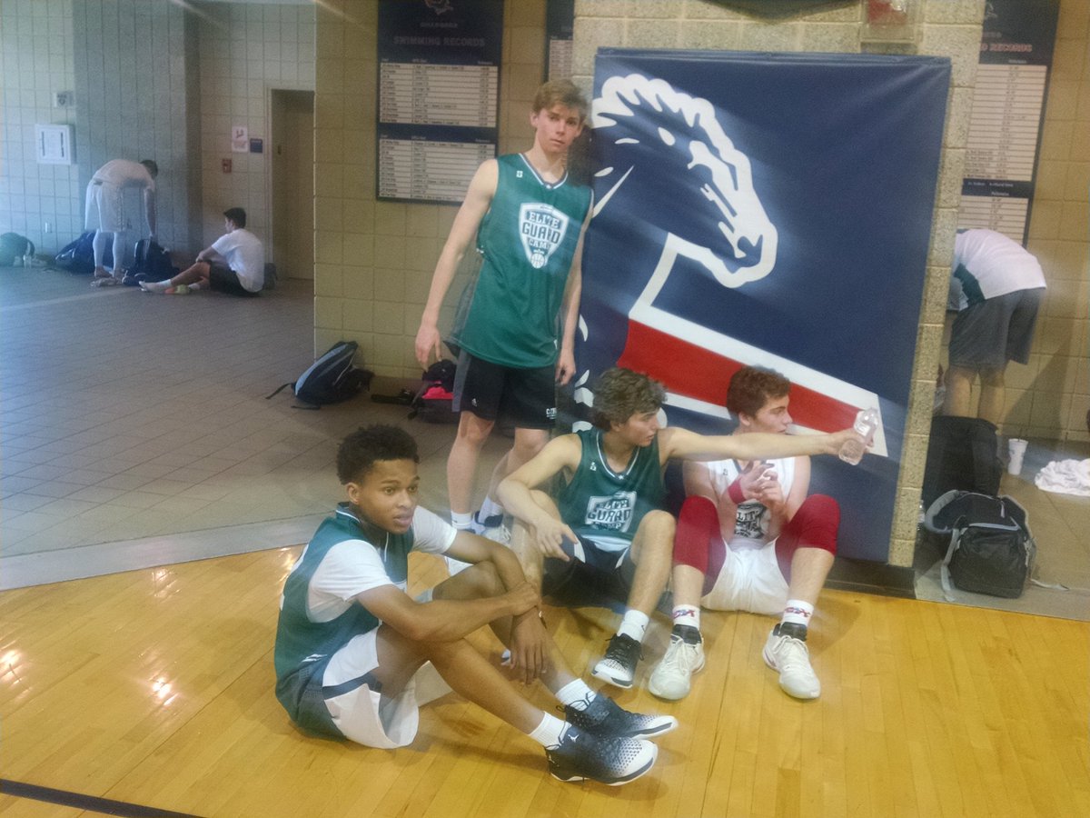 rgs856's tweet photo. D-Unit in the house @ The Elite Guards Camp Riley,Jaysen,Luke, Shawn https://t.co/PHjDYBCVtM