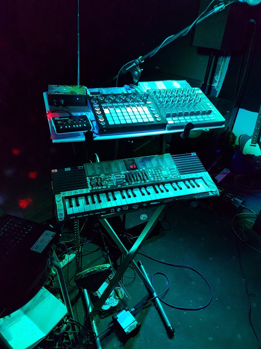 So many SYNTHS at <a href="/HenrysCellarBar/">Henry's Cellar Bar</a> tonight! Come on down! Xxx